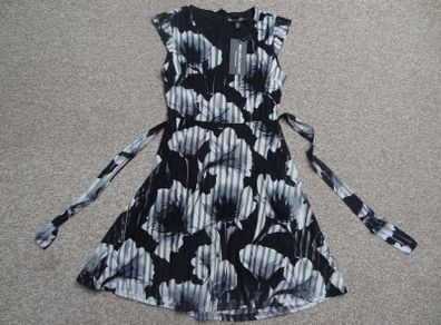 BNWT Ladies dress black and white floral Uk8