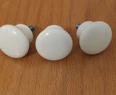 3 vintage ceramic white drawer knobs D 35 mm