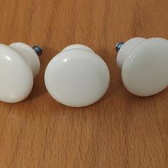 3 vintage ceramic white drawer knobs D 35 mm