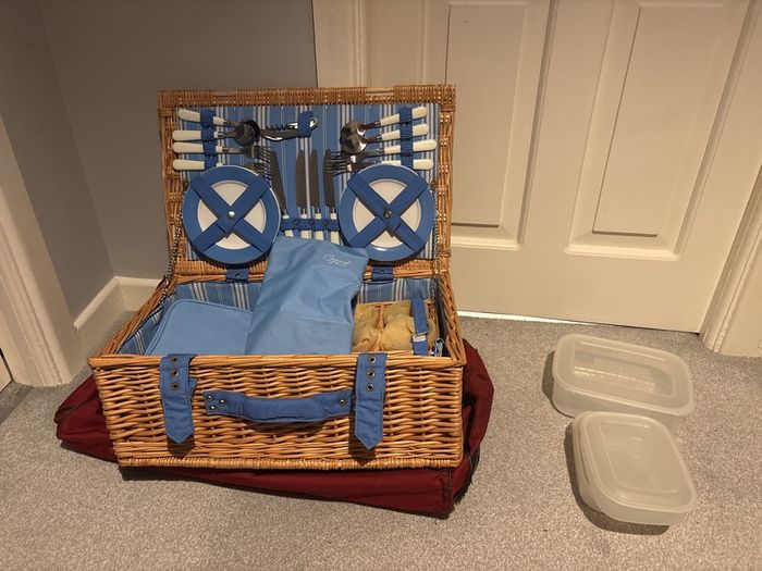 Picnic basket brand new