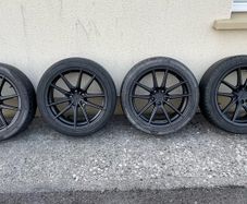 18 inch Arceo Monaco black alloys with new tires and rings for Volvo