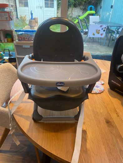 Chicco Pocket Snack Booster