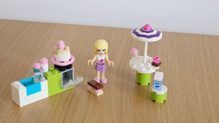 Stephanie's Outdoor Bakery (3930)