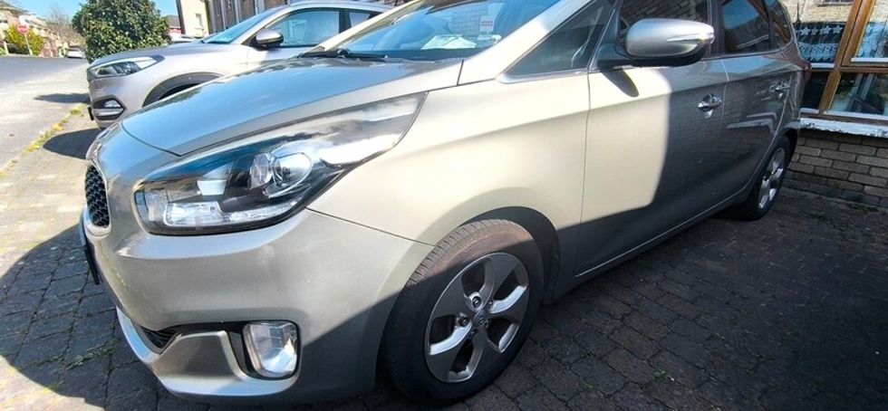 2014 Kia Carens