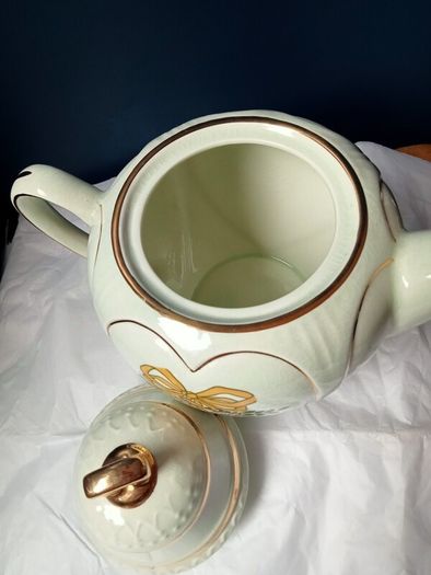 Vintage SylvaC Ware Festive Teapot