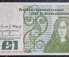 1983 Bank Of Ireland Queen Meabh One Pound Banknote Uncirculated