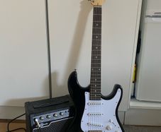LA Electric guitar, 10w amplifier