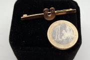 9ct yellow gold brooch