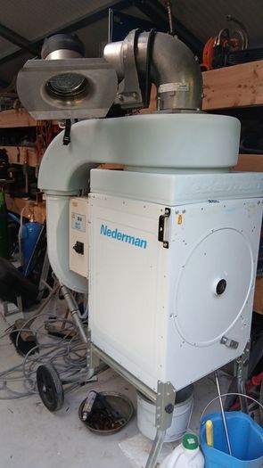 Dust extracter. Mobile Nederman extract filterbox