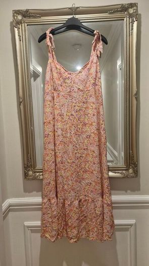 Gorgeous floral sun dress