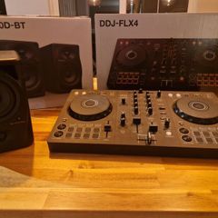 DDJ-FLX4 Controller & Pioneer DM-40D-BT soeakers