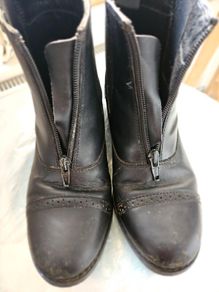 Boots. EU34. Leather.