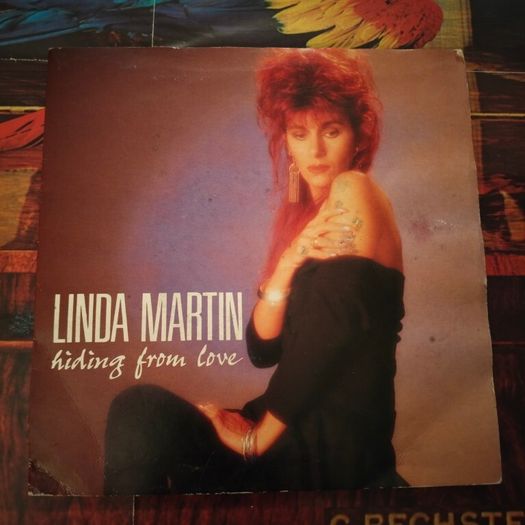 Linda Martin - Hiding From Love