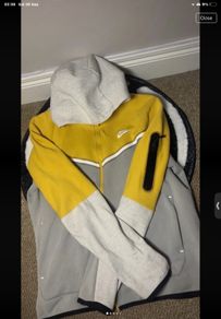 Nike Tech Fleece Zip Up Medium