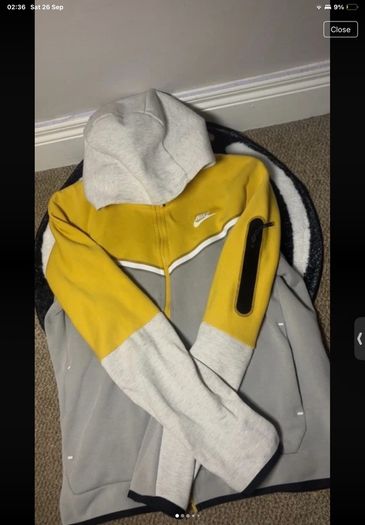 Nike Tech Fleece Zip Up Medium