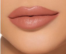 Kylie cosmetics velvet liquid lipstick in COMMANDO