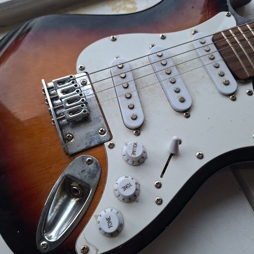 Burswood Electric Guitar Sunburst