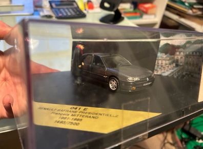 Renault Safrane Presidential Model