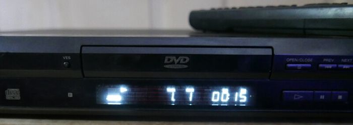Sony DVP-S335 DVD CD DVD Video CD Player With Remote, works well.