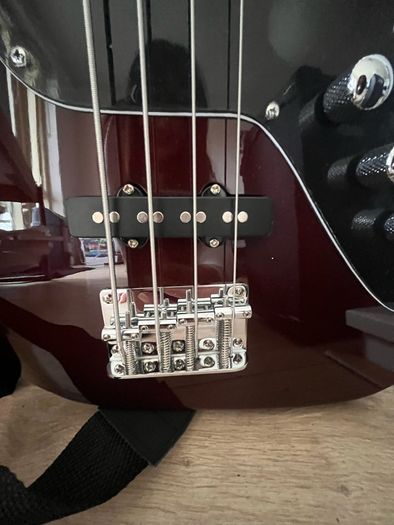 Full Bass Guitar Starter Kit .Amp, Headphones, Bag and Accessories