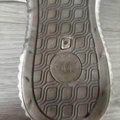 Girl shoes
