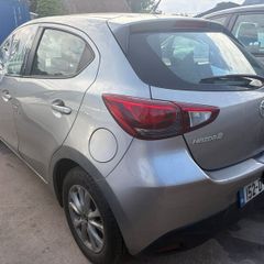 152 Mazda 2