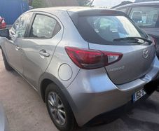 152 Mazda 2