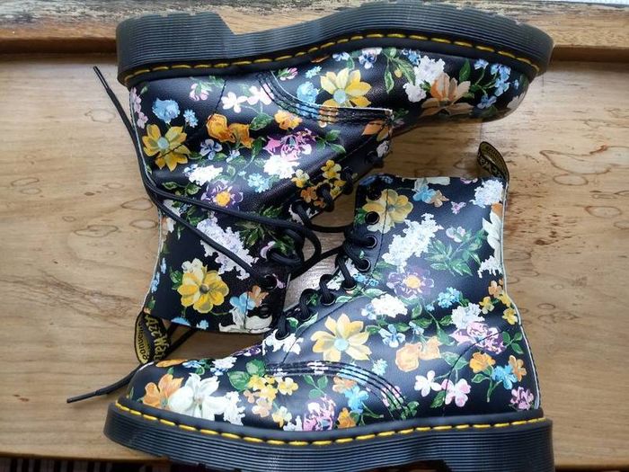 Mint Dr Martens Pascal 8 Eye Darcy Floral Size 5(38)