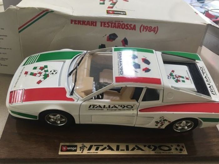 Italia 1990 Ferrari Testarossa 1/18 Burago