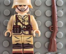 Lego compatible, military figures, Africa korp. 15 figures plus rifles.