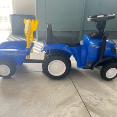 Ride on new Holland with trailer 12-36 months
