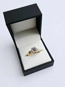 Vintage 18ct Yellow Gold Sapphire & Diamond Ring