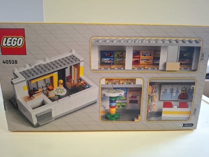 Lego store 40528