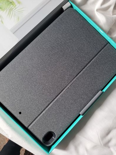 Logitech Combo Touch Keyboard Folio Case for iPad Air 3rd Gen & Pro 10.5"