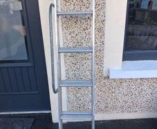 Two piece extendable ladder