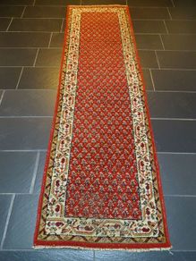 Superb P.ersian Sarough Rug 2.75m x 0.8m (H)