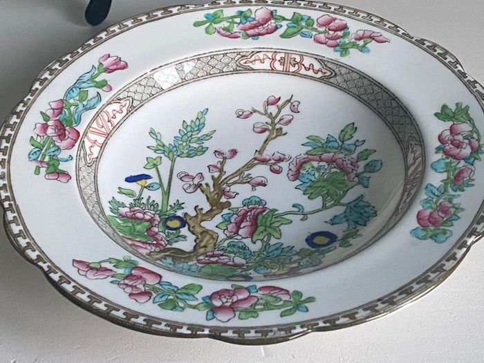 Reduced Antique Coalport China Indian Tree 9.5  inch plate or dish with Scalloped Rim