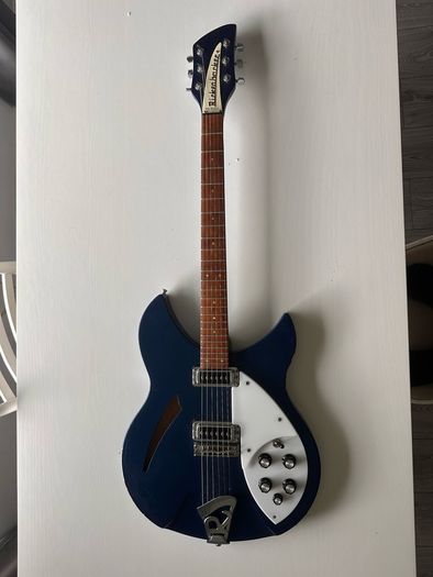 Rickenbacker 330