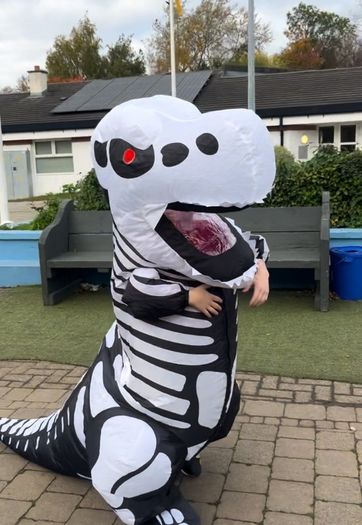 Costume