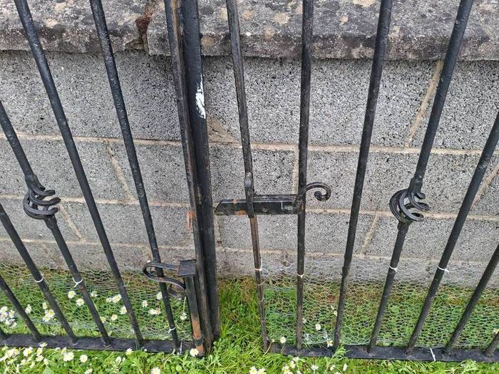 gate