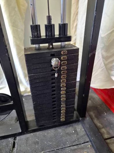 Lat pulldown & Low Row pulley machine