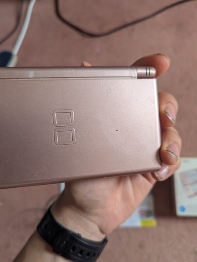 Nintendo DS Lite Metallic Pink CIB (Boxed) + R4 Card & Charger