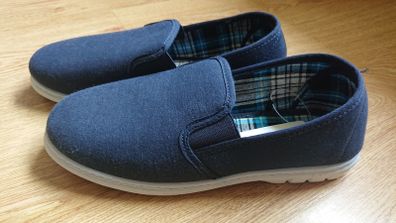 SALE E5  Elastic Canvas Trainers. UK 7