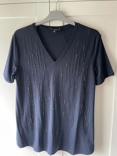Brand new with tags max mara weekend v neck navy T-shirt with hand embroidered embellishment