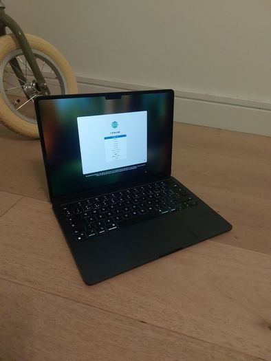 MacBook Air M3 16GB RAM (13-Inch)