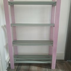 Open storage shelf