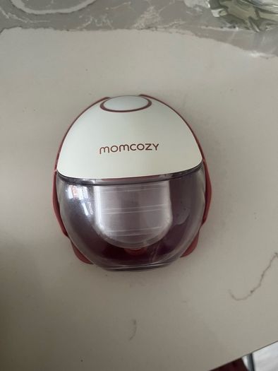 Momcozy M6 breast pump