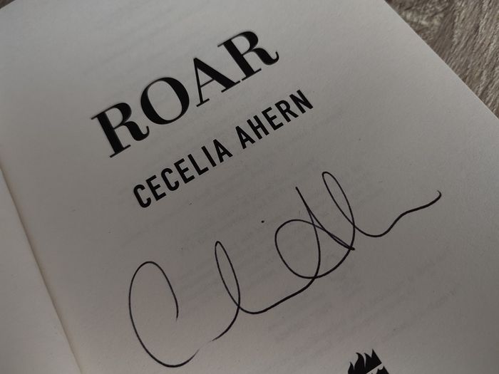 Roar: Thirty Women Thirty Stories ! Hand Signed by Cecelia Ahern ! Genuine Autograph ! Hardcover ! 2018 ! by HarperCollins !