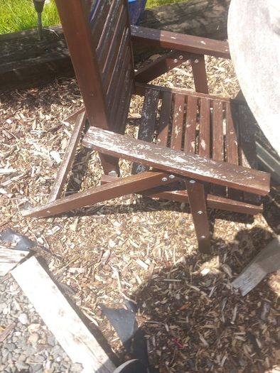 garden furniture  3 chairs and table