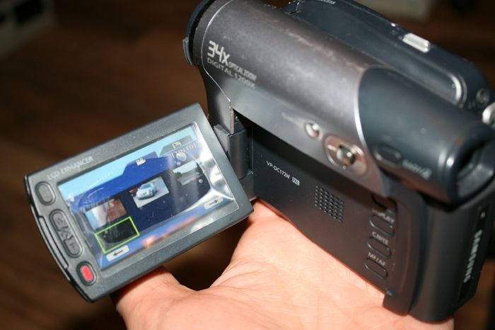 Samsung DVD Camera Recorder VP-DC172W